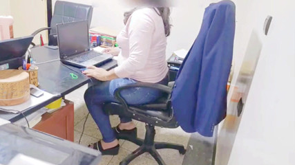 I Finally Got My Coworker to Fuck Me in My Office Parte 1