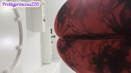 Smoter on my farts and my buttock