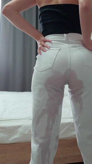 Female Desperation Pee in Jeans