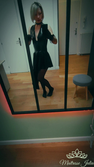 New Outfit in Latex! Mistress Julia