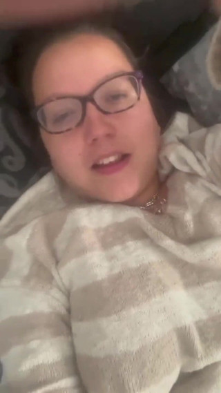 WildEnglishBBW rubbing my clit spreading my dripping wet pink pussy