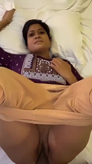 Village Muslim Burka Girl Sex in Oyo Hotel Viral XXX Video Mms