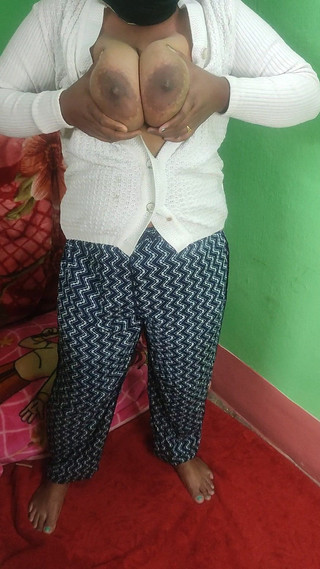 Indian hot wife showing her naked body