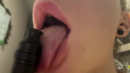 Smoke Big Lips Spitting