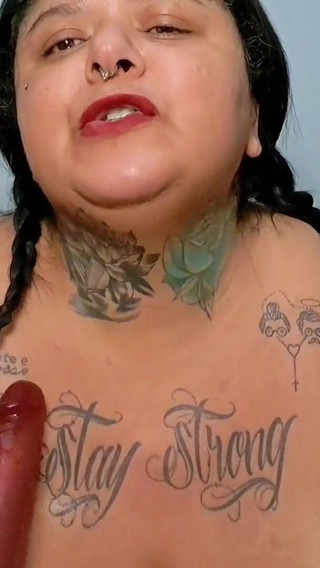 BBW Safada Chupando Seu Consolo E Gozando