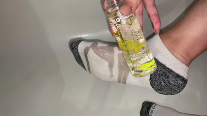 Foot Oil Massage in Ankle Socks
