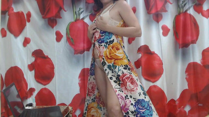 Bolly Karma 324 Vibrator on Tight Pussy