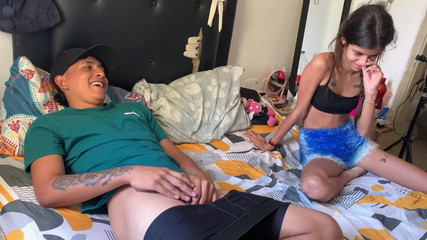 Without Realizing It, My Stepsister Arrives and Surprises Me by Giving Me a