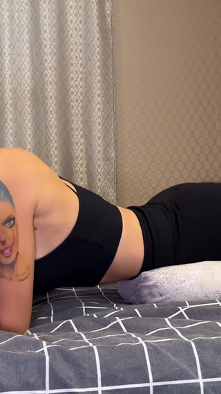 Home Alone: Hot Girl Grinds Her Pillow to Ecstatic Orgasm