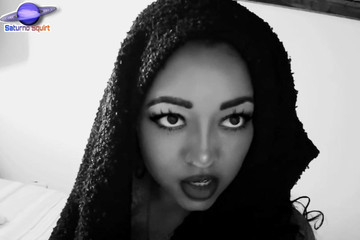 Saturno Squirt, Bruja Real Hace Conjuro Sexual