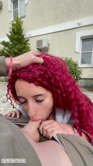 Redhead Babe Sucked and Substituted Her Pussy on My Dick