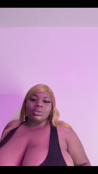 More of Yanise Lamore