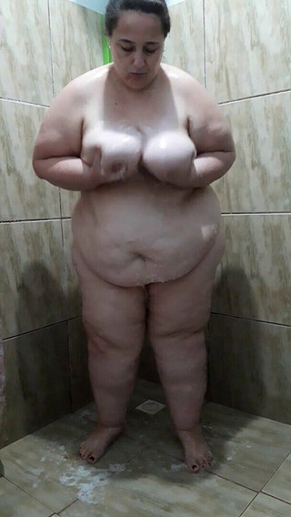 Sexy BBW Taking Shower