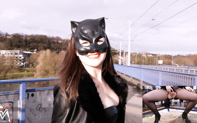 Public Piss Parade #22. Gold Rain on the Bridge