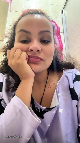 Gassy Milk-intolerant Girl on the Toilet and Farting