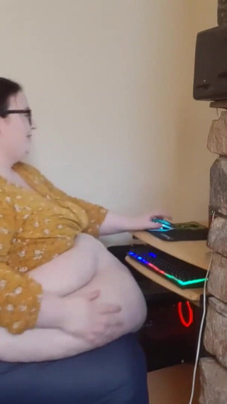 The fattest girl at work - struggles