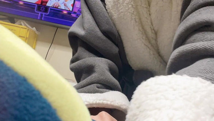 Finger in Pussy Then She Go to Drain Water