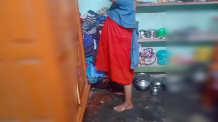 Tamil Beauty Girl Bathing Change Dress