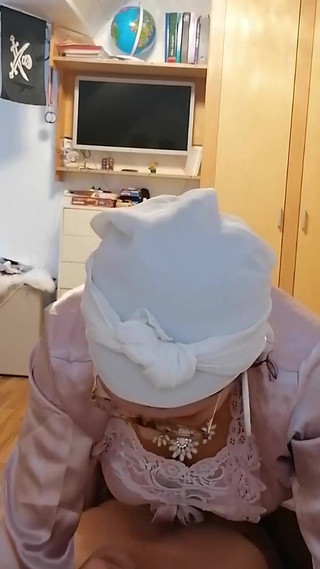 Stepmother Came to Her Step-son in the Morning to Have Sex.