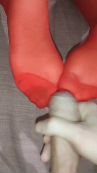 Cum on the nylon soles of a hot MILF