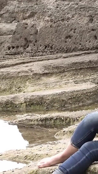 The Slut Island - German