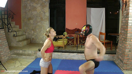 Victoria-Mexican wrestling session