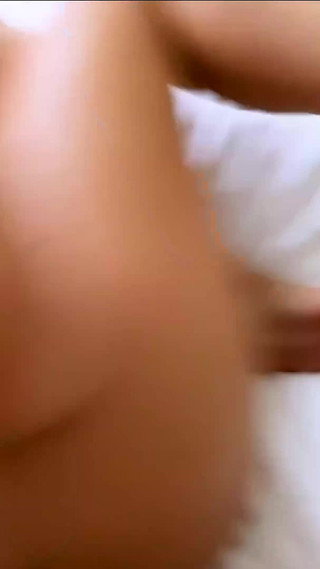 Sexy MILF Richelle Ryan Let Me Cum All Over Her Face