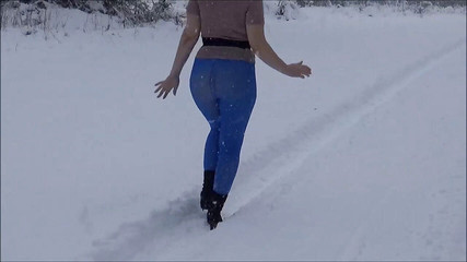 No skirt in blue pantyhose