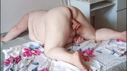 Neighbor Relaxes While Masturbating Her Big Pussy with Toys