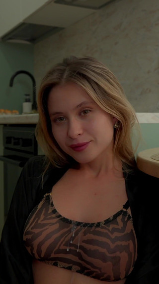 The Chef Is a Bad Cook, but He Fucks a Rich Bitch Well