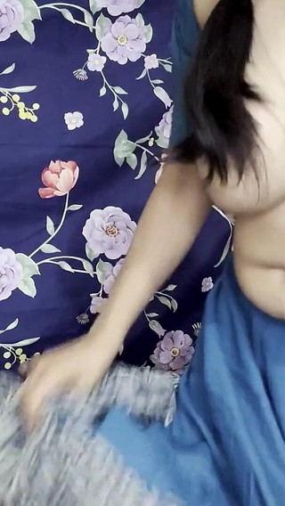 Stepsister First Time Sex with Stepbrother in Desi Saree