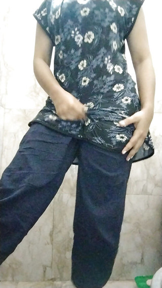 Desi Teen Girl Changing Clothes at College