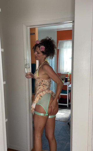 I Love Getting Ready for First Dates! Im Trying to Impress so I Put My Biggest Plug in Me.. It Honestly Hurt a Bit! He Shows up