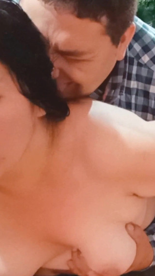 Vi Found My Stepmom Decorating the Christmas Tree and We Fucked, She Has an Ass That Excite