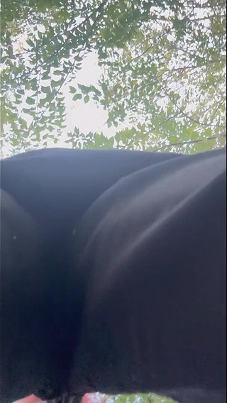 Red Head Queen of Spades Sucking 11 Inch Black Pipe