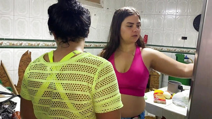 My Stepsister Fucks My Pussy with a Carrot and Makes Me Squirt