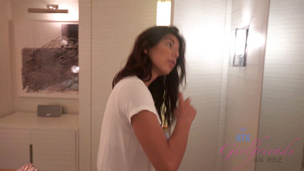 Virtual vacation Hawaii with Gina Valentina 2/5