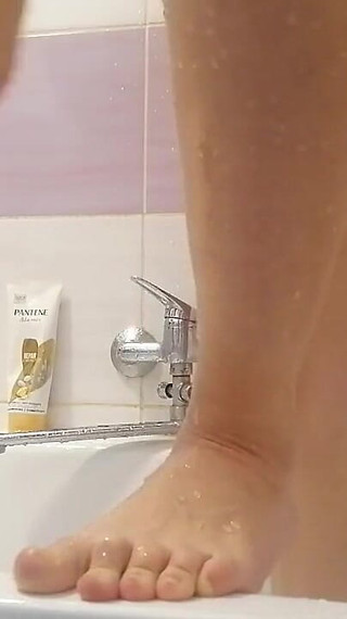 Amateur Wife Shaves Her Legs. Amateur Wife with Hairy Pussy, Big Tits, Big Ass.