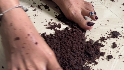 Tamil Mistress Mami Hot Sexy Yummy Feet Cake for Tamil Slaves