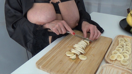 Big Hanging Tits Cook Breakfast