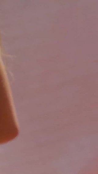 Handing laundry and licking pussy