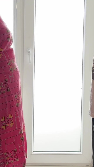 Aunt's the Step-aunt with a Big Ass Was Left Fiercely by the Young Nephew with a Female Condom.