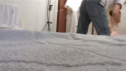 Mature lady gets her ass hole licked by young fella in the bathtub