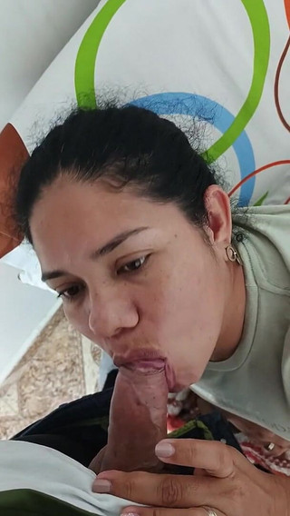 Hermosa Chica Mamadora Garganta Profunda