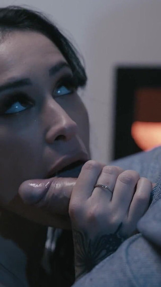 Lola Bellucci's Sexy Surprise