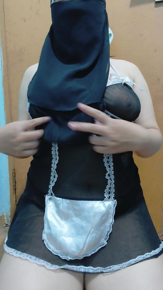 Lonely Mistress in Her Husband's Living Returns to Old Wife