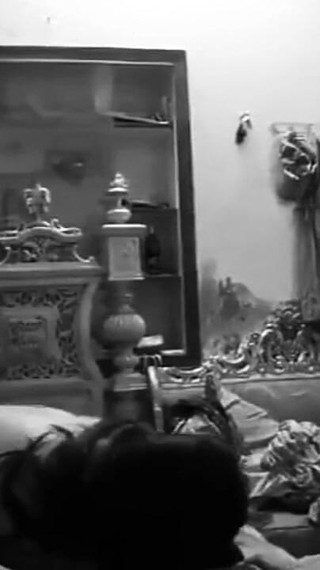 Babu Maine Le Liya Pura Lund Apni Fuddi Me Cheating Wife Fuck by Servant When Husband on Video Call