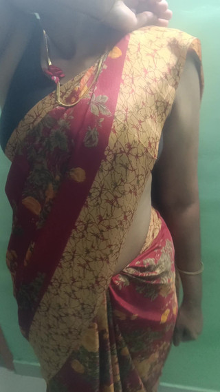 Chennai College Teacher Saree Sanding Romance in Guest House