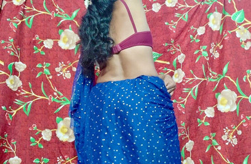 Desi Hot Indian Bhabhi Ji in Blue Saree Showing Her Boobs and Thighs