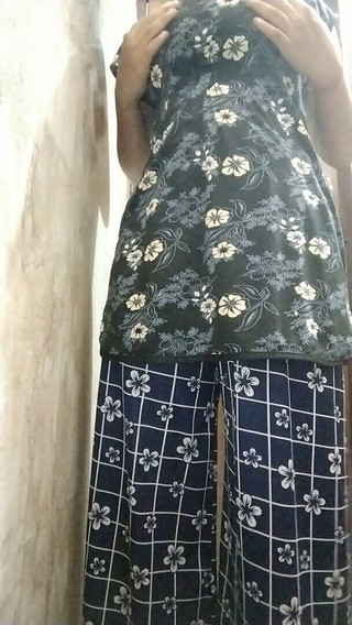 Hot Stepaunty Took off Her Clothes and Saw Her Hot Figure Indian Hot Desi Stepaunty